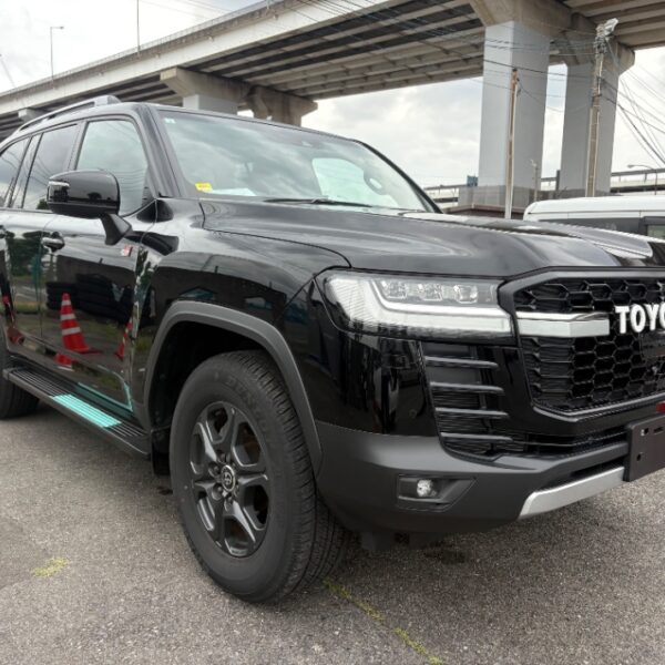 (2023/6) Toyota LANDCRUISER GR SPORT